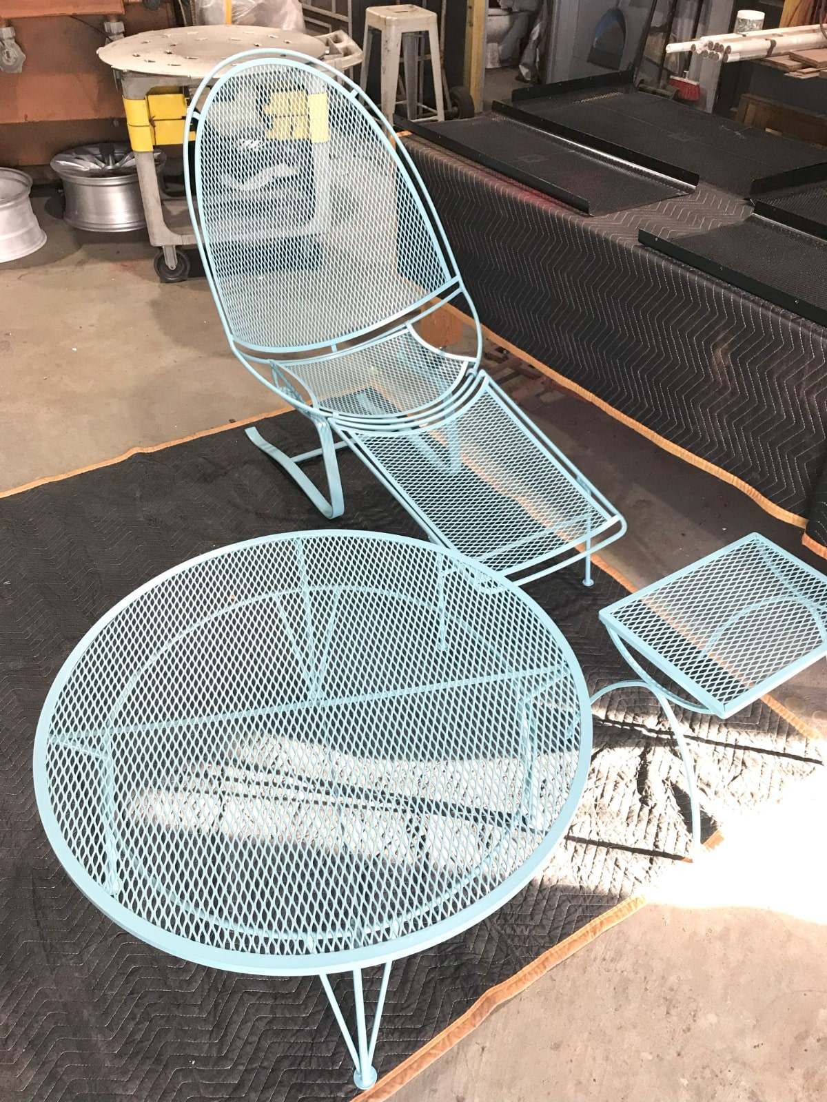 Outdoor Furniture Makeover: Benefits of Powder Coating - Armadillo ...
